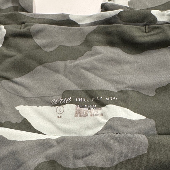 Aerie Chill Play Move Camouflage Leggings - Picture 2 of 6